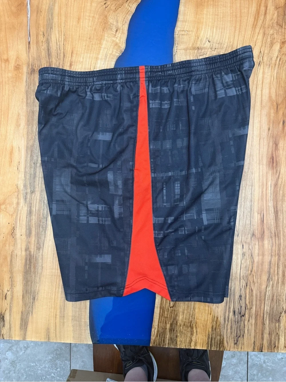 Under Armour 2XL Black Red Athletic Gym Shorts